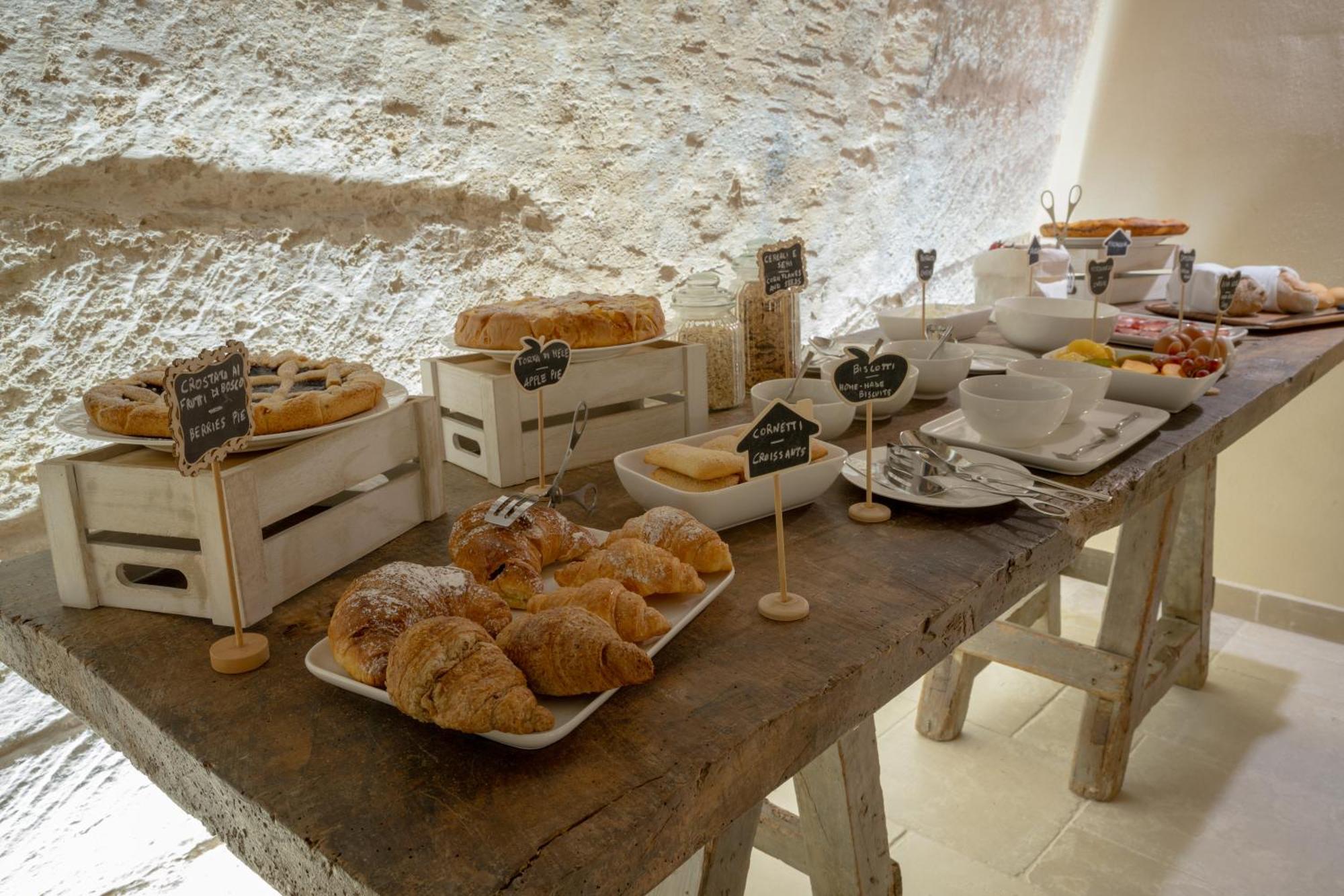 Tufo Bianco Relais Acomodação com café da manhã Massafra Exterior foto